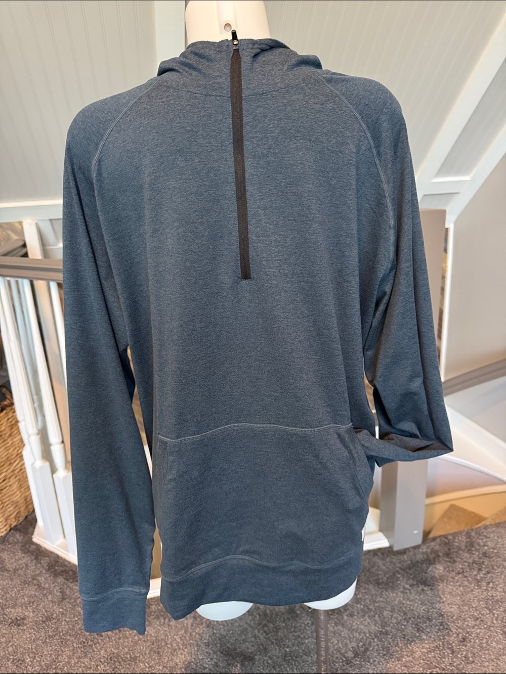 Vuori Men's Back-Zip Hoodie in Slate Blue